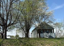 Pre-foreclosure in  S 8th St Vandalia, IL 62471