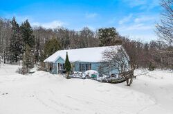  E Narlock Rd, Cedar MI