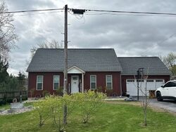  Hill Dr, Lambertville MI