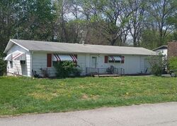  Olive St, Windsor MO