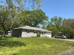 Pre-foreclosure in  Monsees Dr Sedalia, MO 65301
