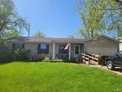 Pre-foreclosure in  W SUNNY WOOD CT Saint Peters, MO 63376