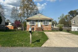 Pre-foreclosure in  Locust Grove Dr Laurel, MD 20707