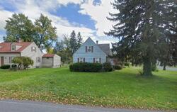 Pre-foreclosure in  Washington Dr New Hartford, NY 13413