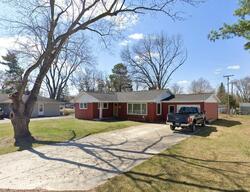 Pre-foreclosure in  Silverside South Lyon, MI 48178