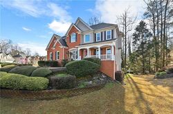 Pre-foreclosure in  Lansmoore Xing Suwanee, GA 30024