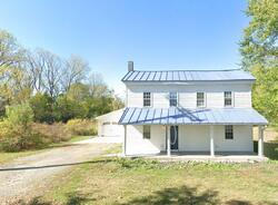  Dog Creek Rd, Middle Point OH