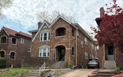 Pre-foreclosure in  Dartmouth Ave Saint Louis, MO 63130
