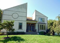 Pre-foreclosure in  Carney Way Trenton, NJ 08620