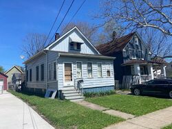 Pre-foreclosure in  Beyerle Rd Cleveland, OH 44105