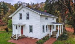 Pre-foreclosure in  Crystal Lake Rd Akron, OH 44333
