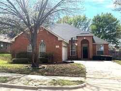 Pre-foreclosure in  Hummingbird Trl Crowley, TX 76036