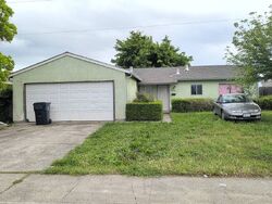Pre-foreclosure in  Laramore Way Sacramento, CA 95832