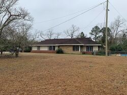 Pre-foreclosure in  University Ave Troy, AL 36081
