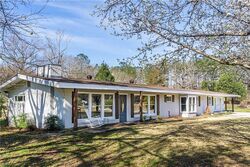 Pre-foreclosure in  Lee Road 430 Smiths Station, AL 36877