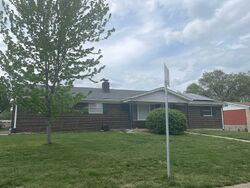 Pre-foreclosure in  Glen Bay Dr Saint Louis, MO 63125