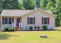 Pre-foreclosure in  Julien St Woodford, VA 22580