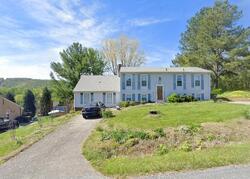  Knollwood Dr, Troutville VA
