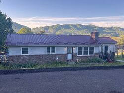 Pre-foreclosure in  Hillcrest Cir Saltville, VA 24370