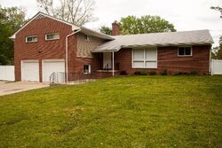 Pre-foreclosure in  Warren Dr Newport News, VA 23608