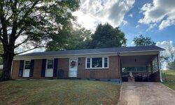 Pre-foreclosure in  Belaire Dr Danville, VA 24541