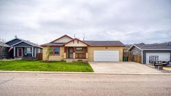 Pre-foreclosure in  Pathfinder Cir Gillette, WY 82716