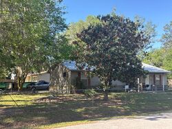 Pre-foreclosure in  Ne Cherry Ln Lake City, FL 32055