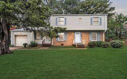 Pre-foreclosure in  Dexter St E Chesapeake, VA 23324