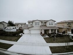 Pre-foreclosure in  Countrywood Ln Escalon, CA 95320