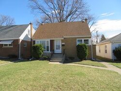 Pre-foreclosure in  FOREST AVE Calumet City, IL 60409