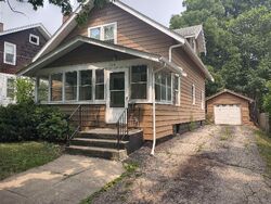 Pre-foreclosure in  Foster Ave Rockford, IL 61102