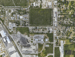 Pre-foreclosure in  Avenue Q Auburndale, FL 33823