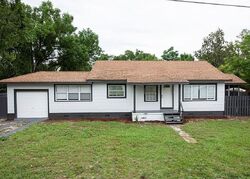 Pre-foreclosure in  Avenue E Nw Winter Haven, FL 33880