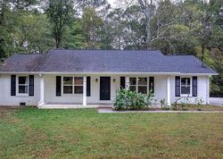 Pre-foreclosure in  Pine Hill Dr Calhoun, GA 30701