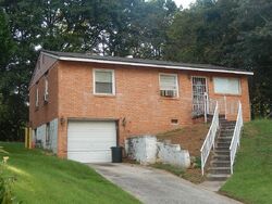 Pre-foreclosure in  Camrose Way Nw Atlanta, GA 30331