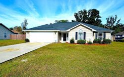Pre-foreclosure in  Lake Victoria Dr Kingsland, GA 31548