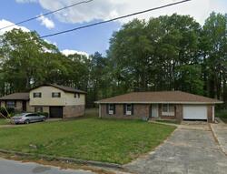 Pre-foreclosure in  Foxlair Trl Atlanta, GA 30349
