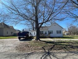  N Page St, New Holland IL