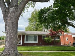 Pre-foreclosure in  Concord St Trenton, MI 48183