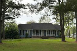  S Hummingbird Ln, Rocky Point NC