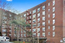 Pre-foreclosure in  Highland Ave l Yonkers, NY 10705