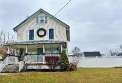 Pre-foreclosure in  13th St Keansburg, NJ 07734