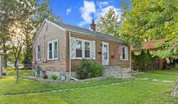 Pre-foreclosure in  S Rebecca St Glenwood, IL 60425
