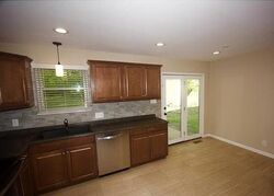 Pre-foreclosure in  Stonecliff Dr Fenton, MO 63026