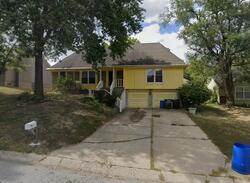 Pre-foreclosure in  Sw 24th St Blue Springs, MO 64015
