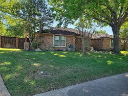 Pre-foreclosure in  Marble Canyon Dr Desoto, TX 75115