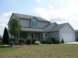 Pre-foreclosure in  Oak Bay Run Fort Wayne, IN 46825