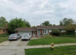 Pre-foreclosure in  Linne St Clinton Township, MI 48035