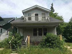 Pre-foreclosure in  Young St Detroit, MI 48205