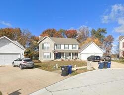 Pre-foreclosure in  Mount Hawley Ct Wentzville, MO 63385